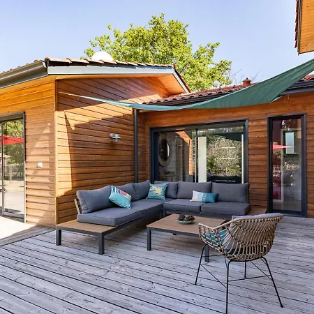 Villa Familiale 10 Pers. A Avec Piscine Chauffee, Pres Du Et Des Pistes Cyclables - Fr-1-319-488