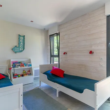 Villa Familiale 10 Pers. A Avec Piscine Chauffee, Pres Du Et Des Pistes Cyclables - Fr-1-319-488 *