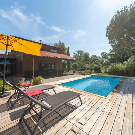 Familiale 10 Pers. A Avec Piscine Chauffee, Pres Du Et Des Pistes Cyclables - Fr-1-319-488 Villa *